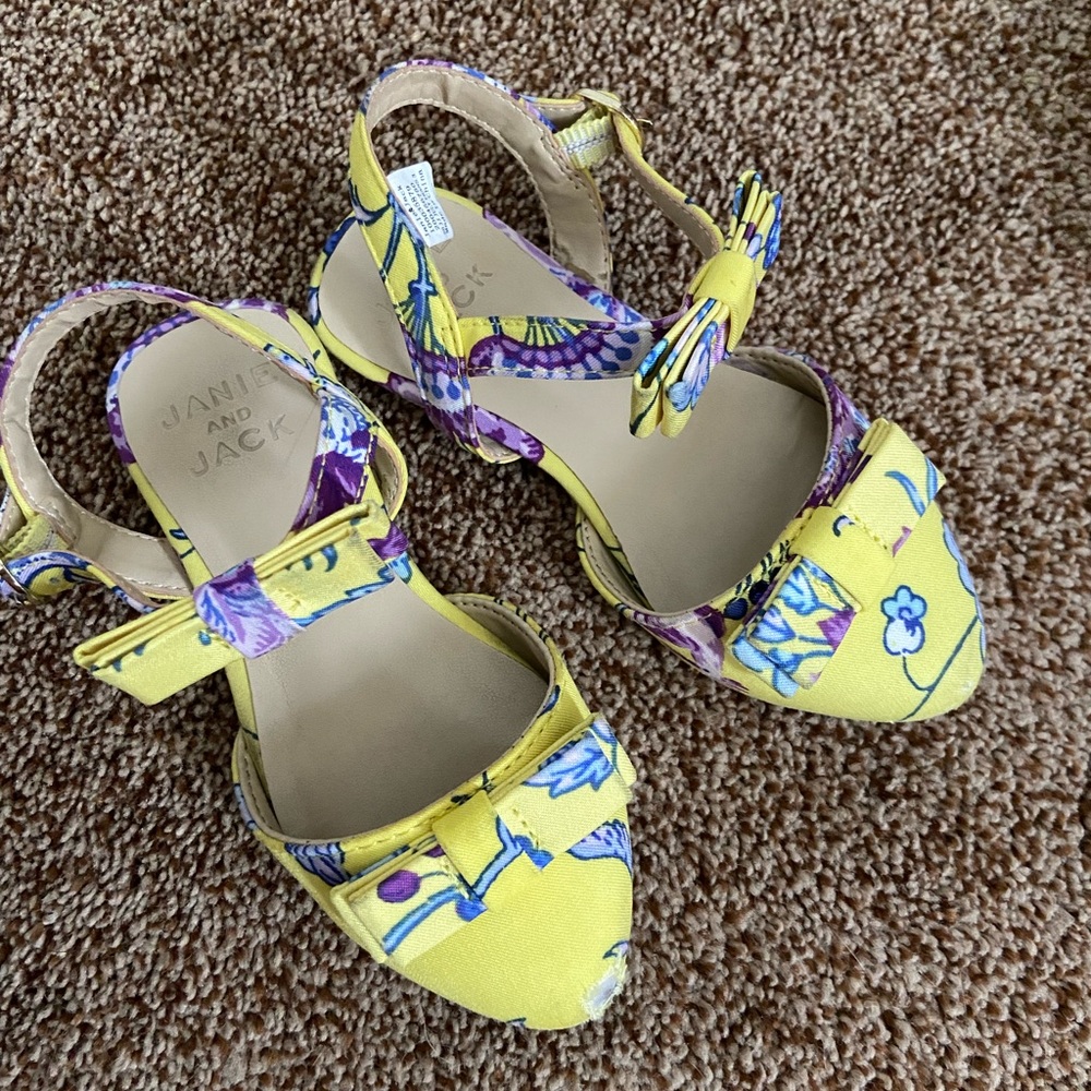 Floral print flats